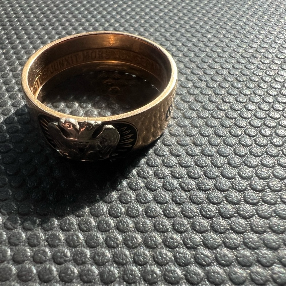 Elegant solid 14k Gold and Black Men's masonic Ring